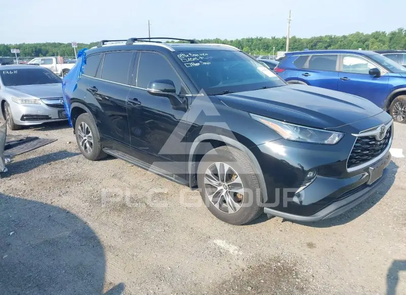 2022 Toyota Highlander photo