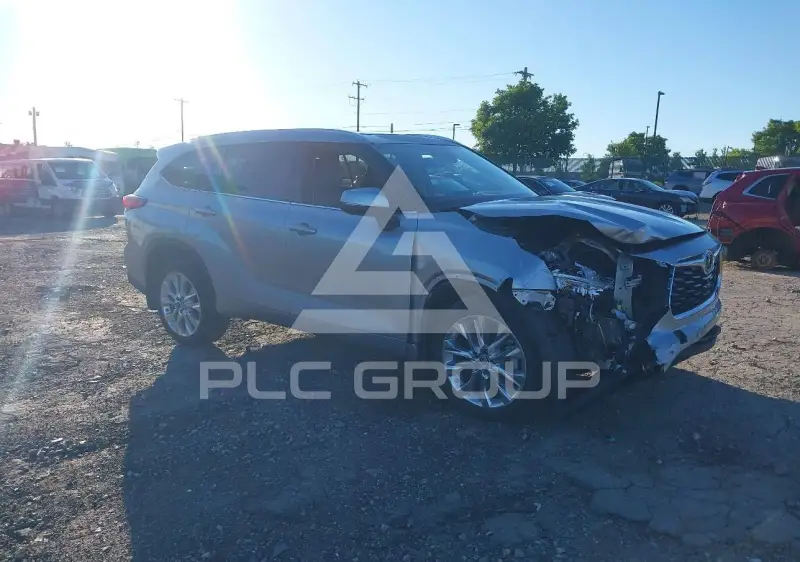 2022 Toyota Highlander photo