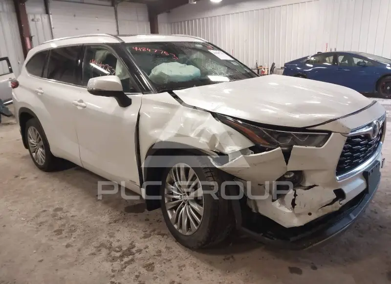 2022 Toyota Highlander фото