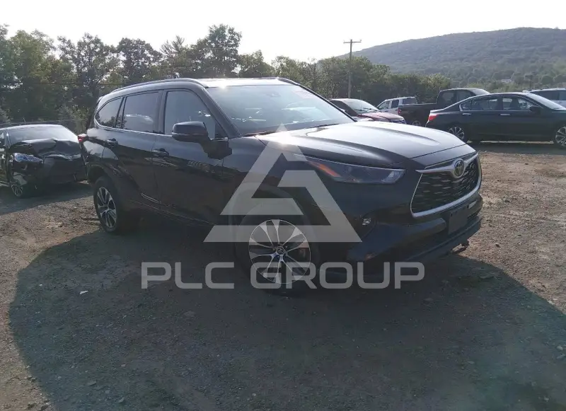2022 Toyota Highlander photo