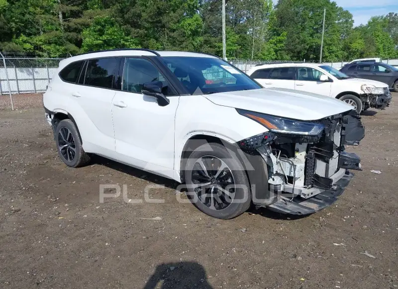 2022 Toyota Highlander фото