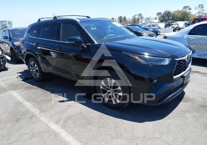 2022 Toyota Highlander photo
