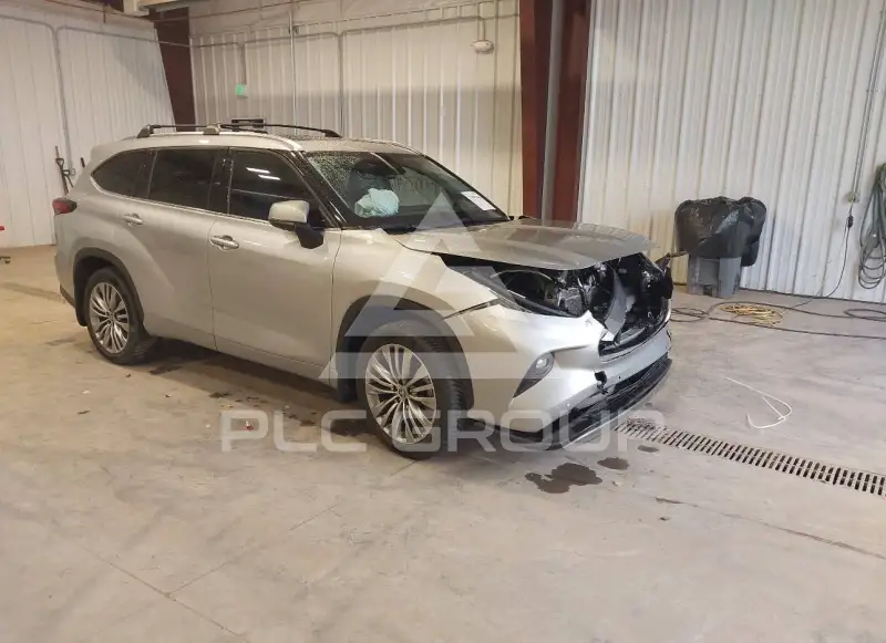 2022 Toyota Highlander фото
