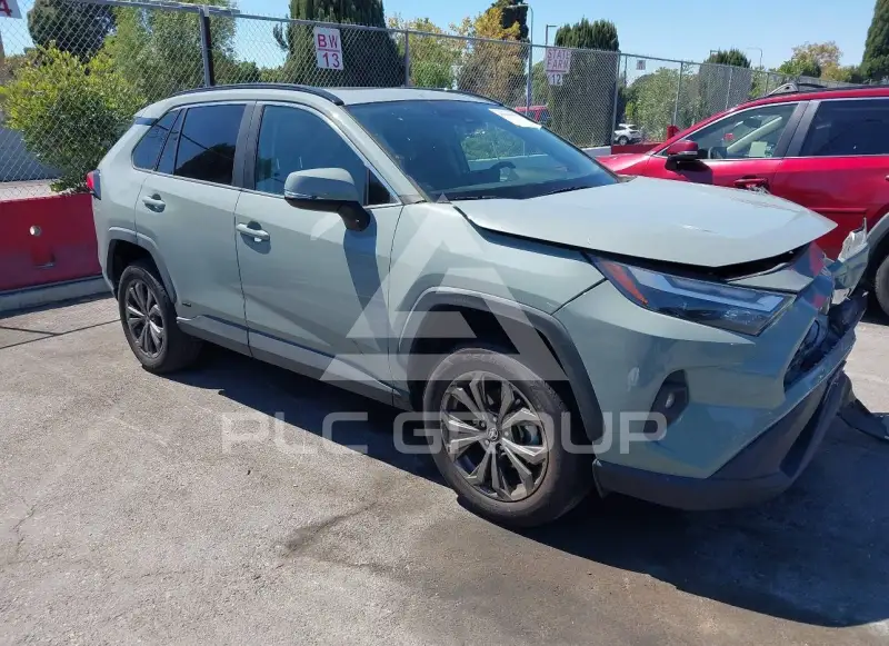2022 Toyota RAV4 фото