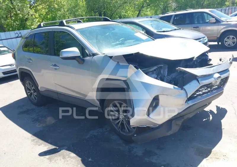 2022 Toyota RAV4 фото