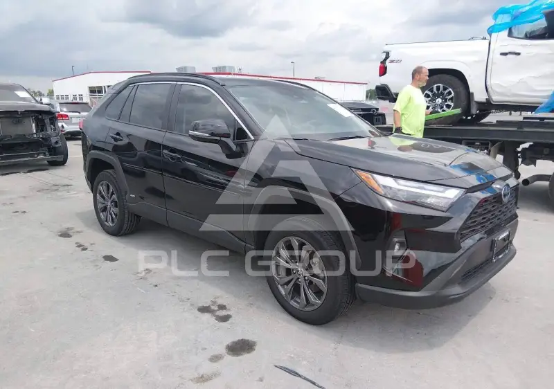 2022 Toyota RAV4 фото