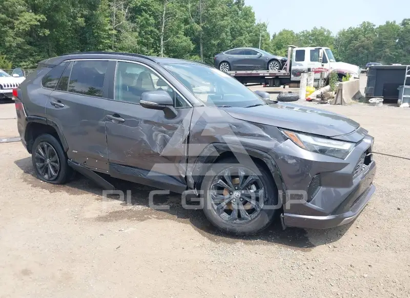 2022 Toyota RAV4 фото