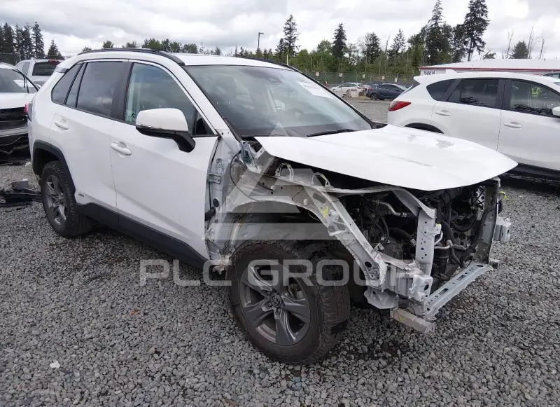 2022 Toyota RAV4 фото
