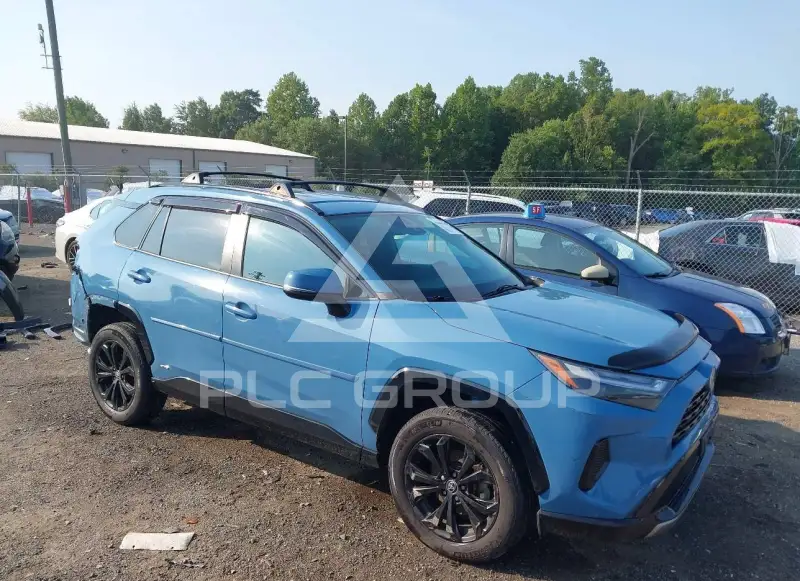 2022 Toyota RAV4 фото