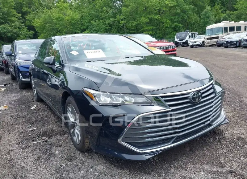 2022 Toyota AVALON фото