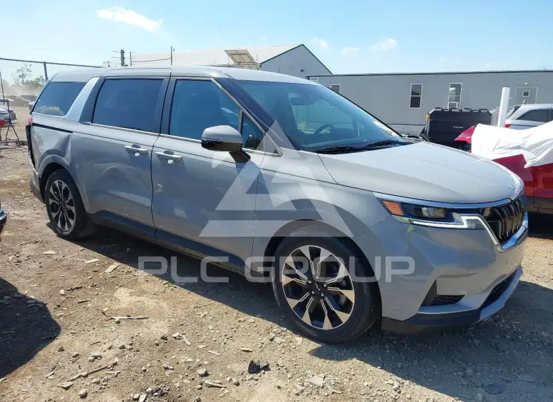 2022 KIA Carnival фото