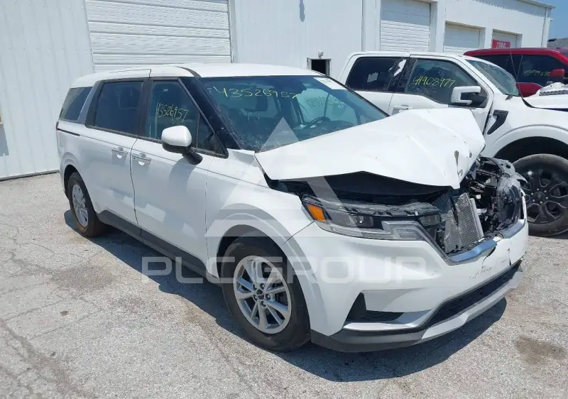 2022 KIA Carnival фото