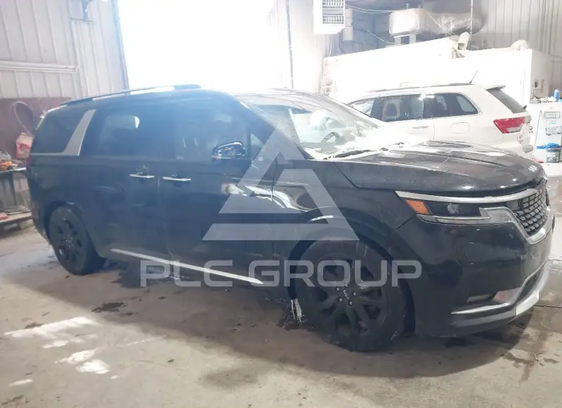 2022 KIA Carnival фото