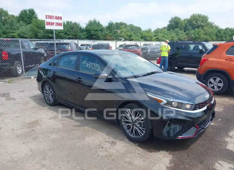 2022 KIA Forte фото