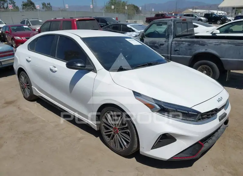 2022 KIA Forte фото