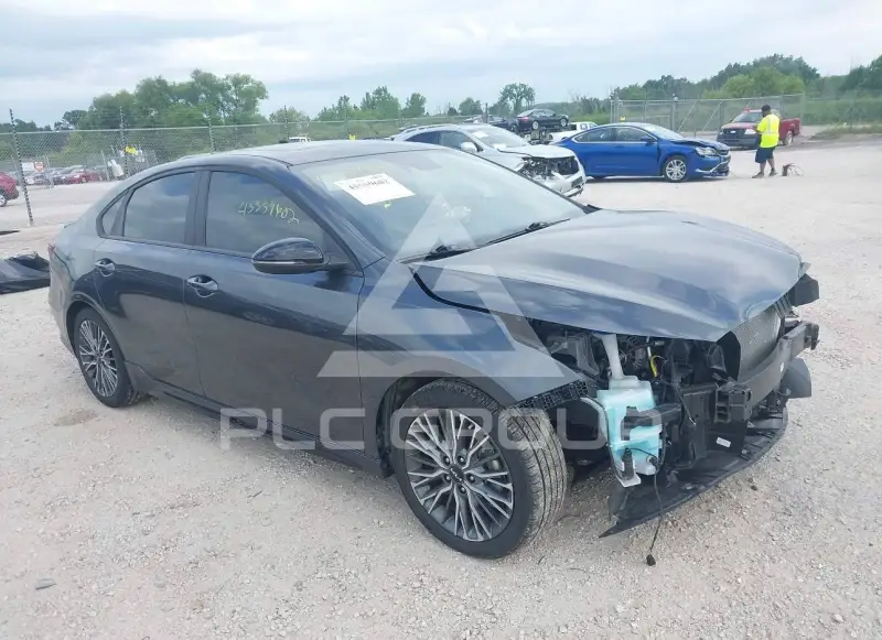 2022 KIA Forte фото