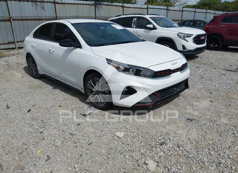2022 KIA Forte фото