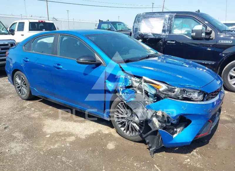 2022 KIA Forte фото