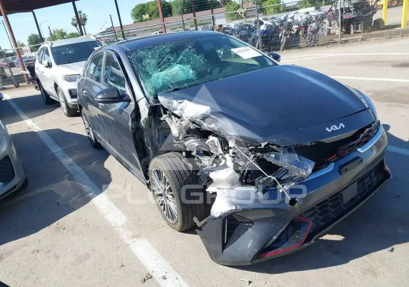 2022 KIA Forte фото