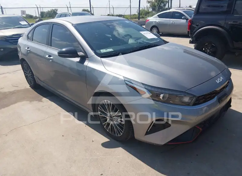 2022 KIA Forte фото