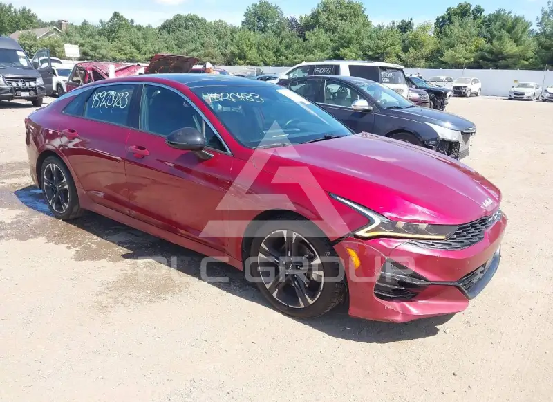 2022 KIA K5 photo