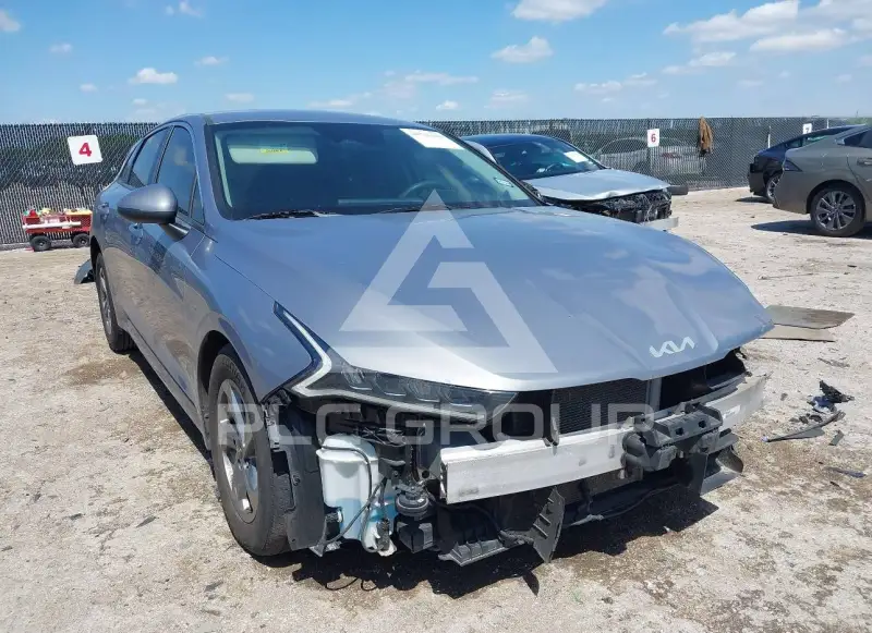2022 KIA K5 photo