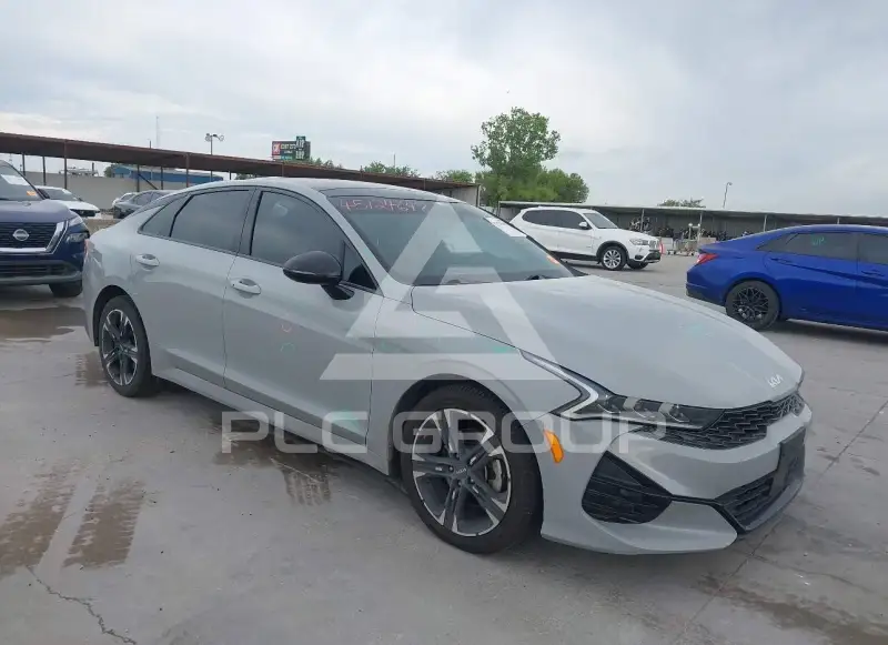 2022 KIA K5 photo