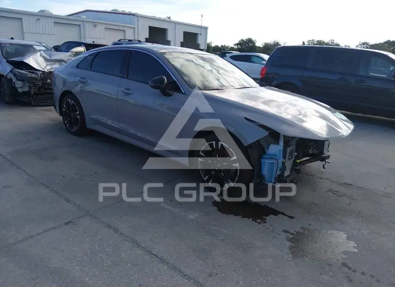 2022 KIA K5 фото