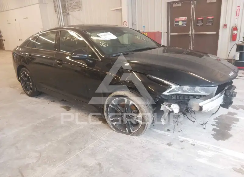 2022 KIA K5 photo