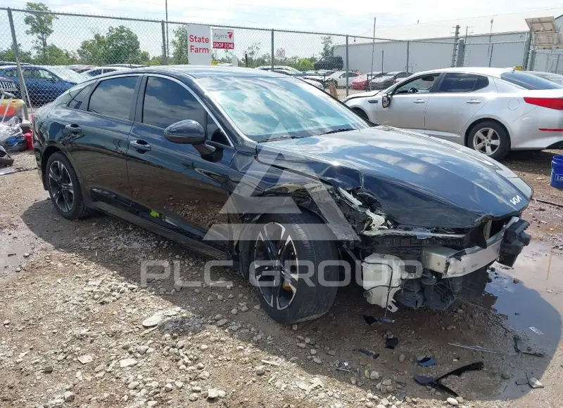 2022 KIA K5 фото