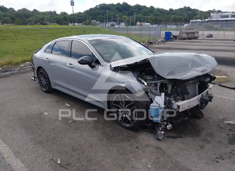 2022 KIA K5 фото