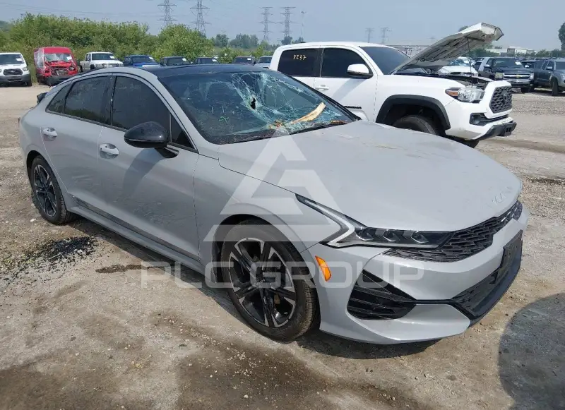 2022 KIA K5 фото