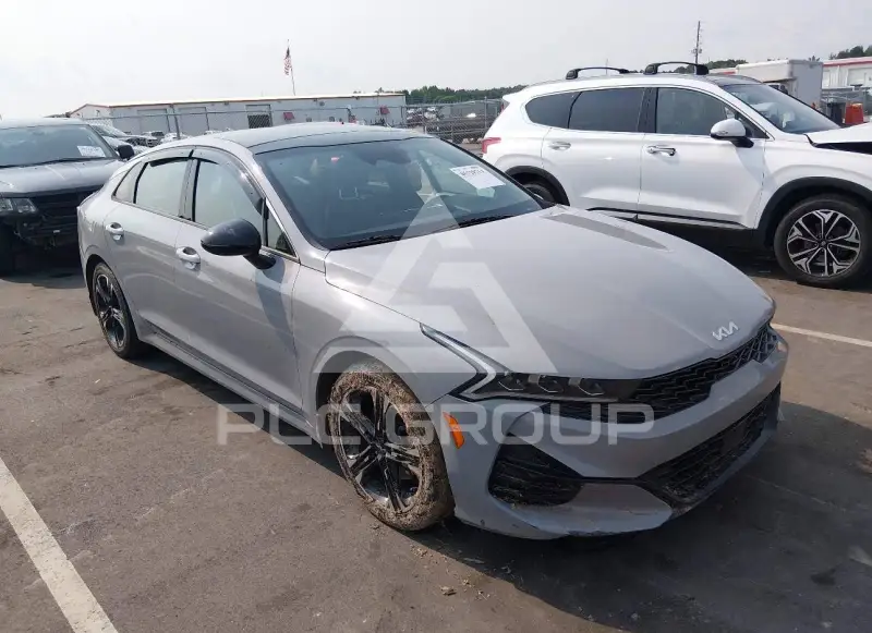 2022 KIA K5 фото