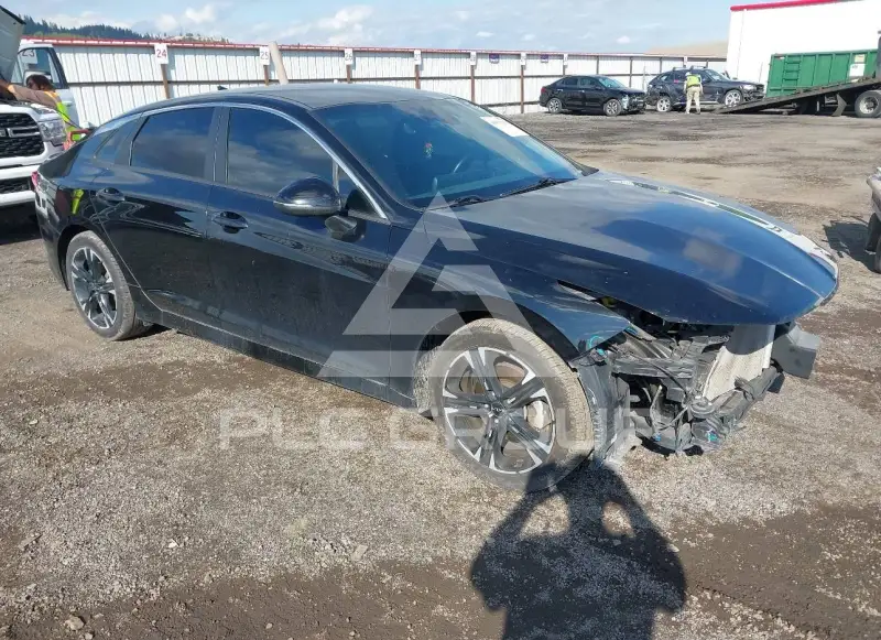 2022 KIA K5 фото