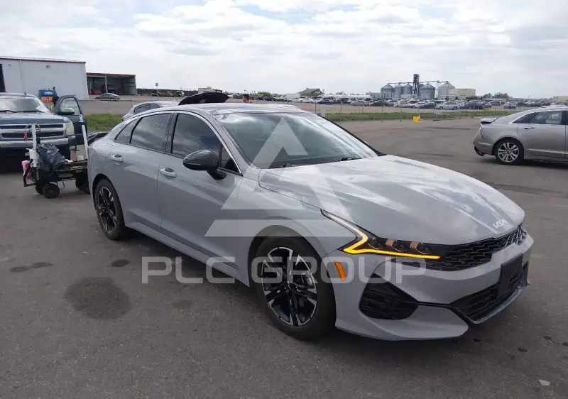 2022 KIA K5 фото