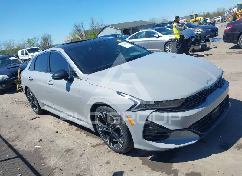 2022 KIA K5 photo