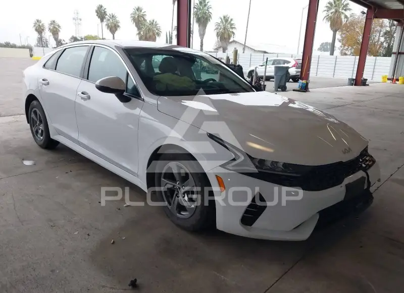 2022 KIA K5 фото