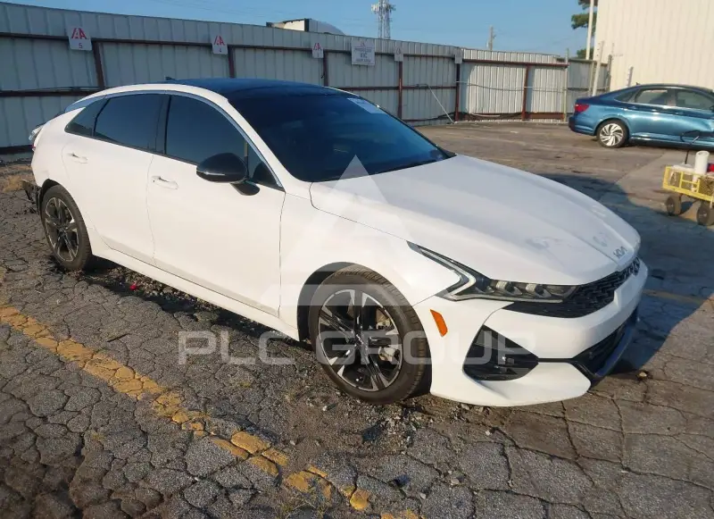2022 KIA K5 фото