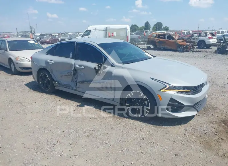 2022 KIA K5 photo