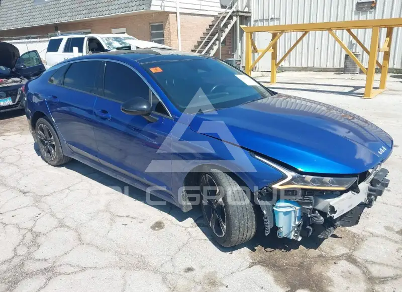 2022 KIA K5 фото