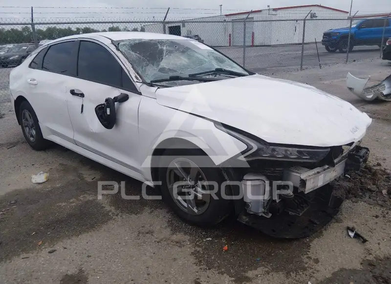 2022 KIA K5 фото