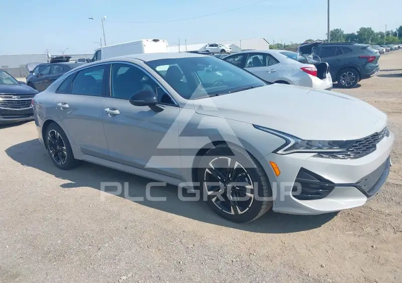 2022 KIA K5 photo