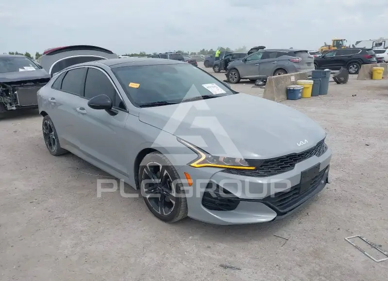 2022 KIA K5 photo