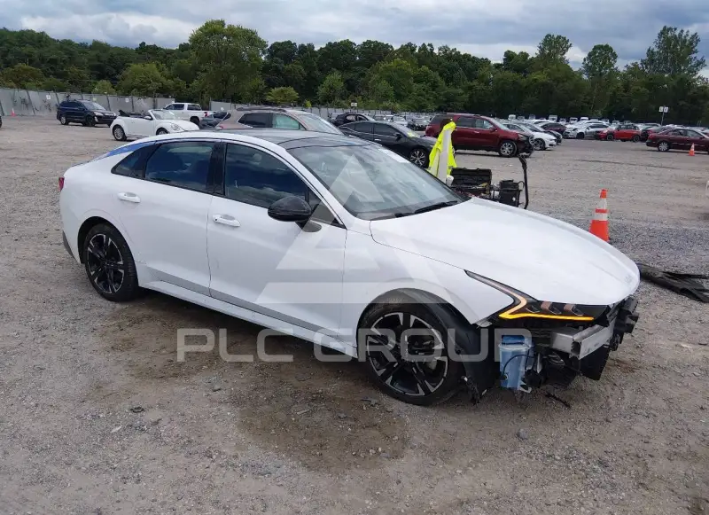2022 KIA K5 фото