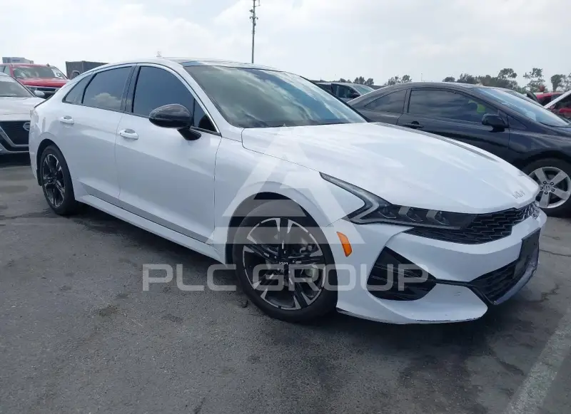 2022 KIA K5 фото