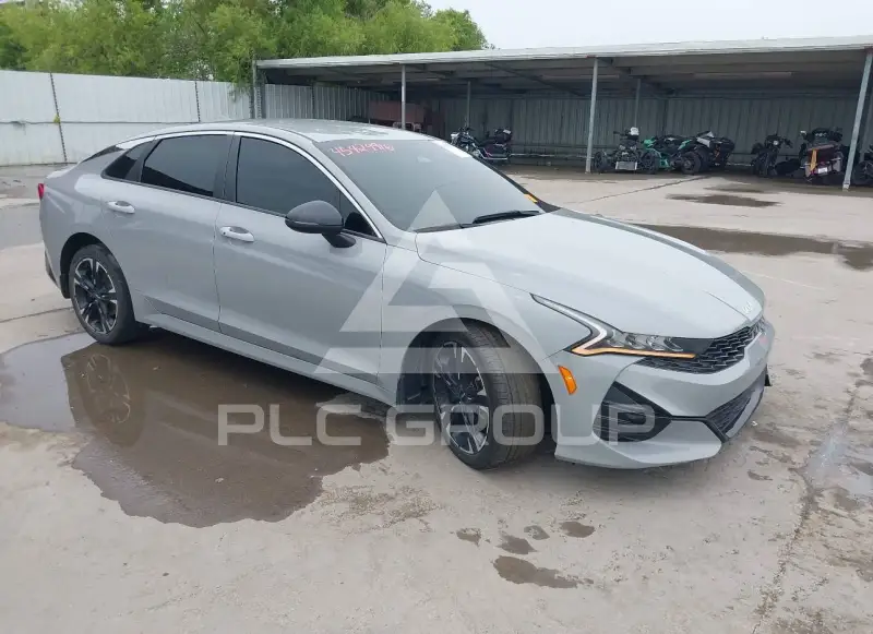 2022 KIA K5 фото