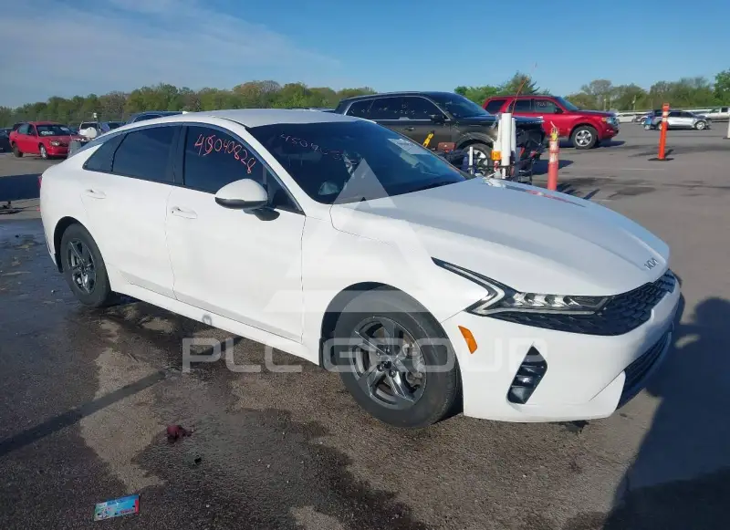 2022 KIA K5 фото