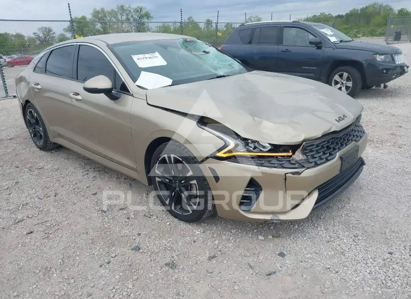2022 KIA K5 фото
