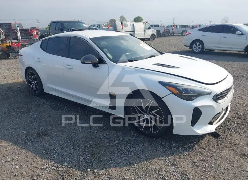 2022 KIA Stinger photo