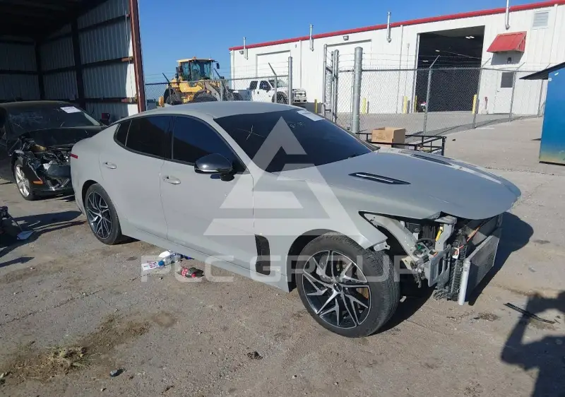2022 KIA Stinger photo